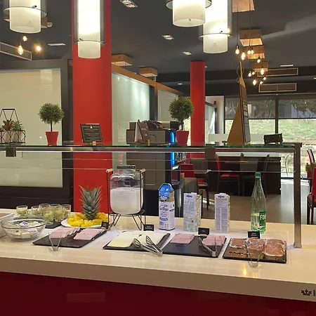 Pensjonat Ibis Budget Costa Brava 2*