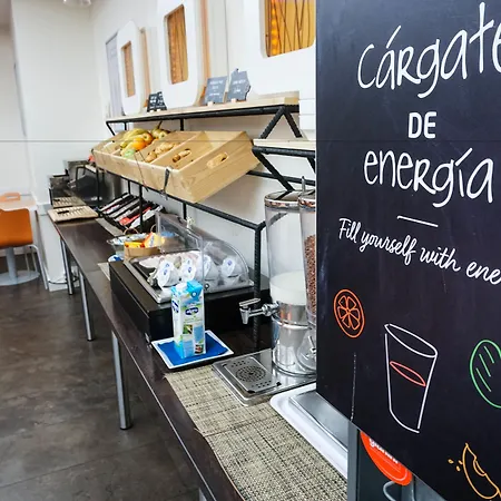 Ibis Budget Costa Brava Gasthuis 2*
