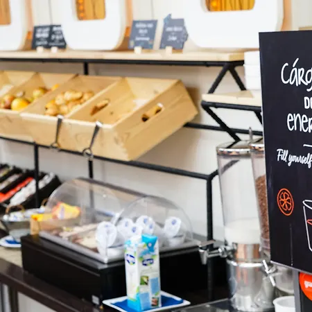 Ibis Budget Costa Brava 게스트하우스 2*