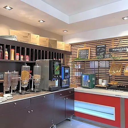 게스트하우스 Ibis Budget Costa Brava 2*