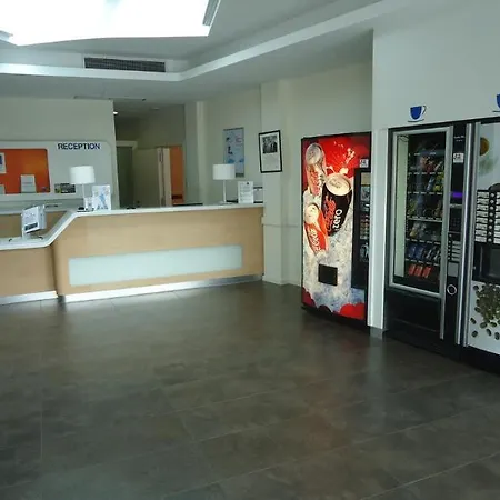 Ibis Budget Costa Brava 2* Жирона